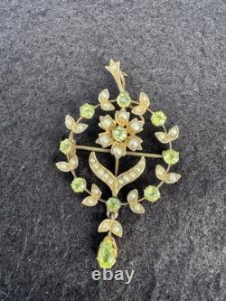 9ct Gold Edwardian Pendant/ Brooch with Peridot and Seed pearls Art Nouveau