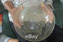 A FINE EARLY good sized R. Lalique fruit bowl, C. 1930's. Chiens pattern