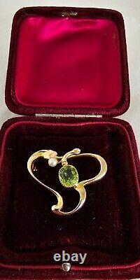 Antique 15ct Yellow Gold brooch. Set with A Peridot. Art Nouveau period. C1900
