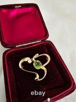 Antique 15ct Yellow Gold brooch. Set with A Peridot. Art Nouveau period. C1900