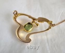 Antique 15ct Yellow Gold brooch. Set with A Peridot. Art Nouveau period. C1900