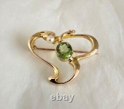 Antique 15ct Yellow Gold brooch. Set with A Peridot. Art Nouveau period. C1900