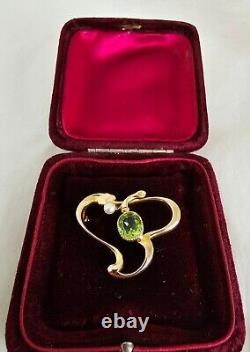 Antique 15ct Yellow Gold brooch. Set with A Peridot. Art Nouveau period. C1900