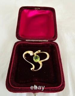 Antique 15ct Yellow Gold brooch. Set with A Peridot. Art Nouveau period. C1900