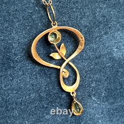 Antique Art Nouveau 14ct Gold Peridot & Pearl Lavalier Pendant c. 1900 2.28 Grams