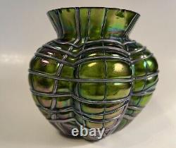 Antique Pallme König & Habel Art Nouveau Iridescent Fadendekor Green Glass Vase