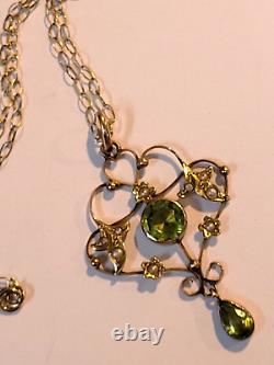 Art Nouveau 9ct Gold & Peridot Pendant & 18 Chain. Refxafod