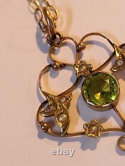 Art Nouveau 9ct Gold & Peridot Pendant & 18 Chain. Refxafod