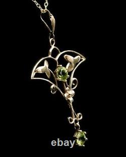 Art Nouveau 9ct gold peridot pendant with chain