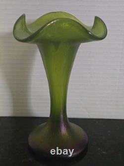 Art Nouveau Art Glass Hand-Blown Green Purple Iridescent 7 Loetz Ruffle Vase