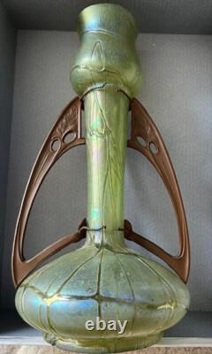 Art Nouveau Loetz Pampas Pallme Konig Green Iridescent Glass Vase, Copper Mount