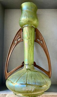 Art Nouveau Loetz Pampas Pallme Konig Green Iridescent Glass Vase, Copper Mount