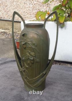 Beautiful Art Nouveau floral green spelter vases, B. Poccard 1902, Secessionist
