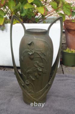 Beautiful Art Nouveau floral green spelter vases, B. Poccard 1902, Secessionist