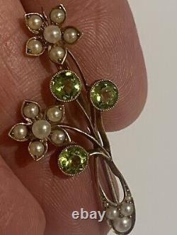 Beautiful Fine Art Nouveau 15ct Gold Peridot & Seed Pearl Floral Brooch