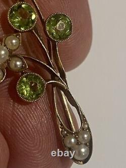 Beautiful Fine Art Nouveau 15ct Gold Peridot & Seed Pearl Floral Brooch