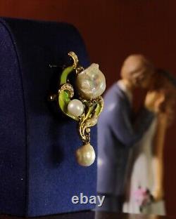 Brooch Pendant Art Nouveau Sheet Green Pearl Baroque White Vintage Style QD12