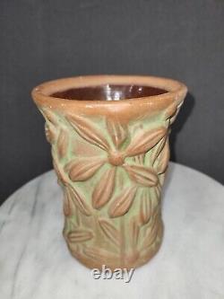 Ceramic Pottery Peter & Reed Early 20s Aztact Flowers 3D Red And Green Color