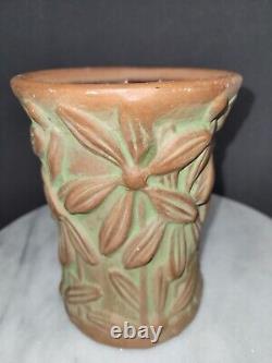 Ceramic Pottery Peter & Reed Early 20s Aztact Flowers 3D Red And Green Color