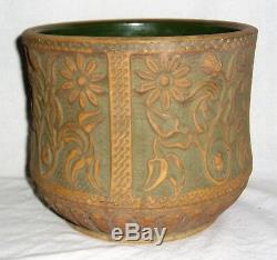 DC Red Wing Brush Ware Jardiniere Planter Paneled Floral Pattern