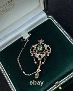 Edwardian Antique Art Nouveau 9ct gold peridot and pearl brooch