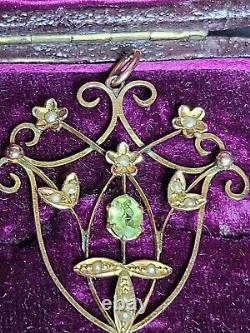 Edwardian Art Nouveau 9ct Rose Gold Lavalier Pendant Set with Two Peridot