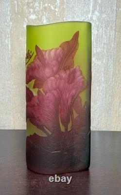 Émile Gallé Cameo Glass Vase c. 1900 Art Nouveau Red Leaves on Green 9 Tall