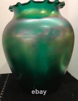 Estate Find Stunning LOETZ GLASS VASE Iridescent Green Large Ruffled Top 10.75