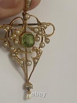 Exquisite Art Nouveau 15ct Gold Peridot & Seed Pearl Pendant Circa 1895