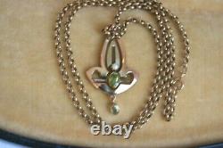 Fine Art Nouveau 9 Ct Gold 0.50 Ct Peridot & Pearl Drop Pendant On Belcher Chain