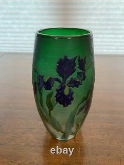 GORGEOUS VTG ART NOUVEAU Green Art Glass Vase With Embossed Flowers 7.75H HTF