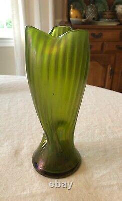 Green Aurene Style Iridescent Glass Vase Ribbed Twist Pinched Rim Unsigned 7