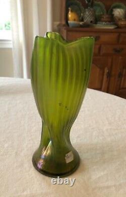 Green Aurene Style Iridescent Glass Vase Ribbed Twist Pinched Rim Unsigned 7