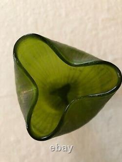 Green Aurene Style Iridescent Glass Vase Ribbed Twist Pinched Rim Unsigned 7