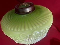 Green antique opaline green art nouveau oil lamp font