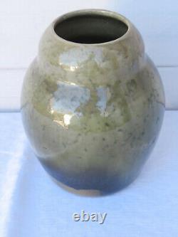 Green youth style ceramic vase KTK 748 art pottery clay works Kandern AG around 1910