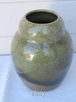 Green youth style ceramic vase KTK 748 art pottery clay works Kandern AG around 1910
