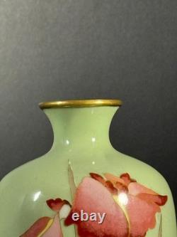 Japanese Meiji Cloisonne vase iris art nouveau pistachio green 7