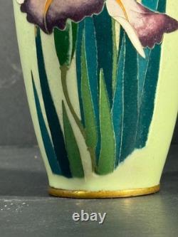 Japanese Meiji Cloisonne vase iris art nouveau pistachio green 7