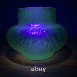 Kralik Sohn Martelé Art Nouveau Iridescent Uranium Green Glass Vase c1910-1920