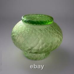 Kralik Sohn Martelé Art Nouveau Iridescent Uranium Green Glass Vase c1910-1920