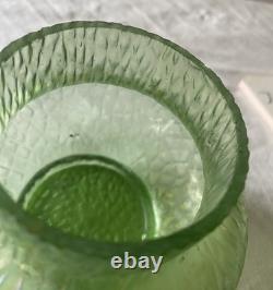 Kralik Sohn Martelé Art Nouveau Iridescent Uranium Green Glass Vase c1910-1920