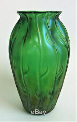 LOETZ NEPTUN Crete 7 GREEN IRIDESCENT Art NOUVEAU Glass VASE Antique Bohemian