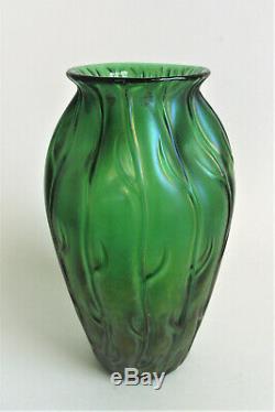 LOETZ NEPTUN Crete 7 GREEN IRIDESCENT Art NOUVEAU Glass VASE Antique Bohemian