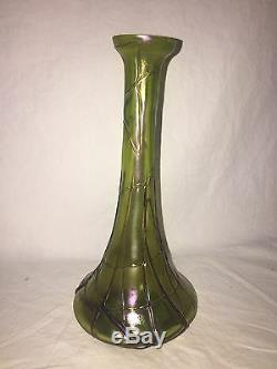 LRG IRIDESCENT GLASS LOETZ THREADED VASE C. 1900 8 In. GREEN PURPLE ART NOUVEAU