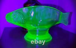 L. E. Smith Depression Green Uranium Glass King Fish Bowl or Vase ca1931