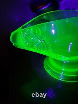 L. E. Smith Depression Green Uranium Glass King Fish Bowl or Vase ca1931