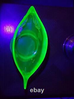 L. E. Smith Depression Green Uranium Glass King Fish Bowl or Vase ca1931