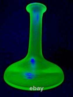 Loetz Olympia Glass Vase Bohemian Uranium Glass c. 1896 Christopher Dresser Lotz