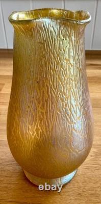 Pale yellowithgreen/blue iridescent Loetz'Mimosa' vase, 1898